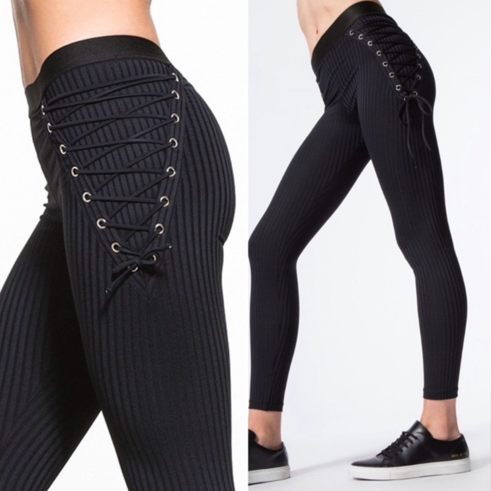 Blue Life - Fit Tied Up Garter Leggings